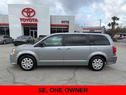 Used 2018 Dodge Grand Caravan SE w/ UConnect Hands-Free Group image 8