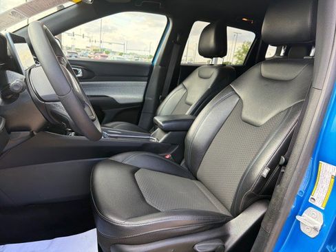 Used 2024 Jeep Compass Latitude image 14