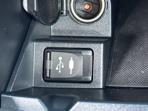 Used 2017 Toyota Camry SE FWD image 27