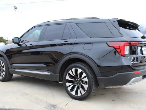 Used 2025 Ford Explorer Platinum w/ LUX Leather Package AWD/4WD image 38