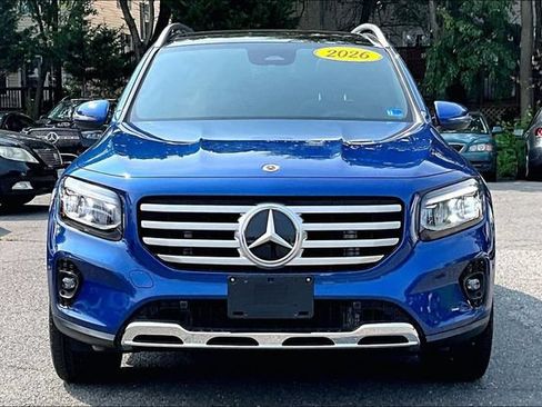 Used 2026 Mercedes-Benz GLB 250 4MATIC image 2