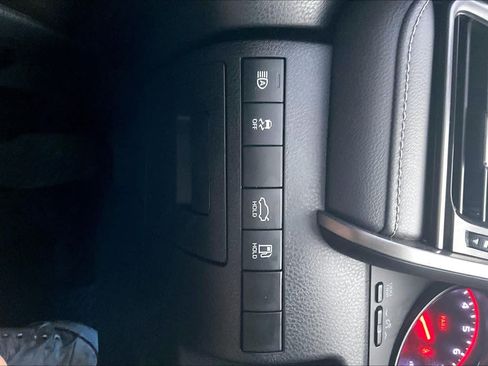 Used 2021 Toyota Camry XSE FWD image 29
