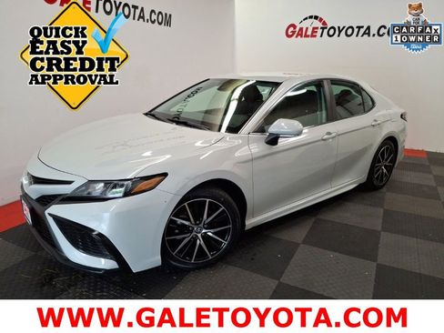 Used 2023 Toyota Camry SE AWD/4WD image 1