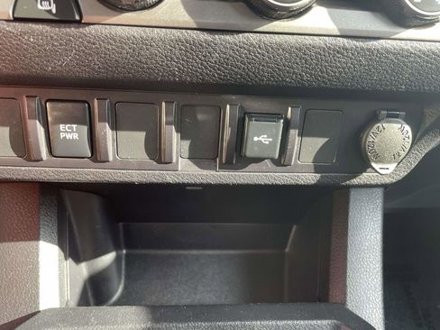 Used 2022 Toyota Tacoma SR w/ SR Convenience Package image 34