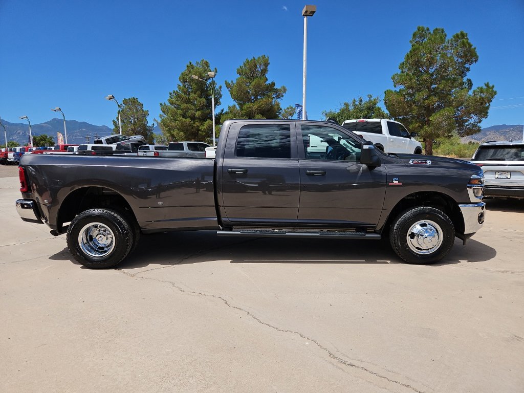 New 2026 RAM 3500 Tradesman AWD/4WD image 4