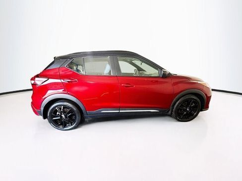 Used 2023 Nissan Kicks SR w/ SR Premium Package FWD image 4