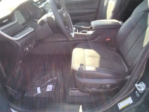 New 2025 Jeep Grand Cherokee Altitude w/ Trailer Tow Package image 13