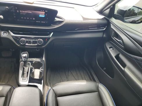 Used 2024 Buick Envista Sport Touring w/ Convenience I Package FWD image 17