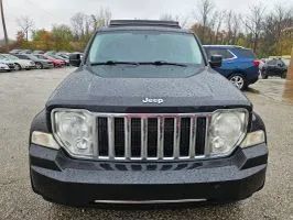 Used 2012 Jeep Liberty Limited w/ Tire & Wheel Group AWD/4WD image 4