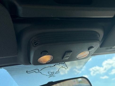 Used 2008 Ford Mustang Convertible image 25