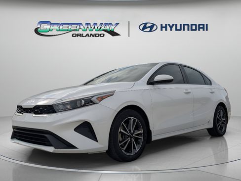 Used 2023 Kia Forte LXS FWD image 4