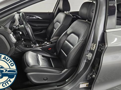 Used 2018 INFINITI QX30 AWD image 24
