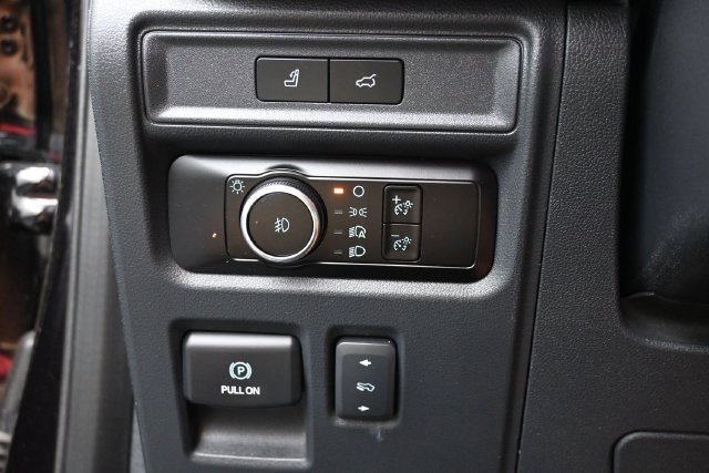 Used 2023 Ford Expedition Limited AWD/4WD image 32