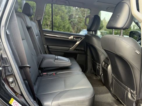 Used 2018 Lexus GX 460 image 18