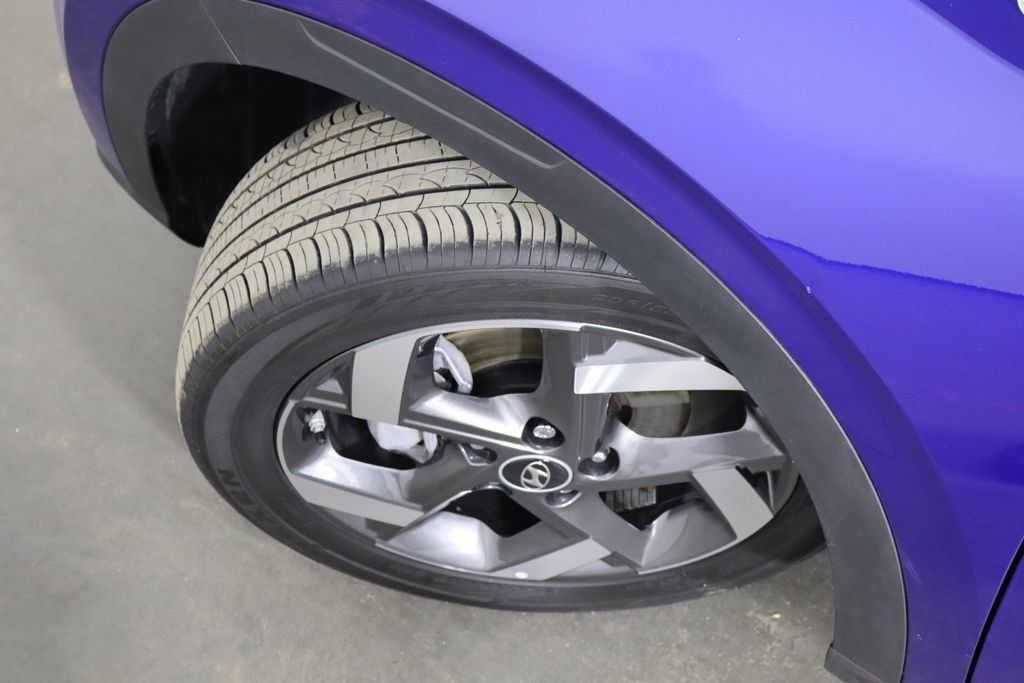 Used 2025 Hyundai Venue SEL FWD image 36