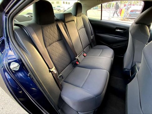 Used 2020 Toyota Corolla LE FWD image 18