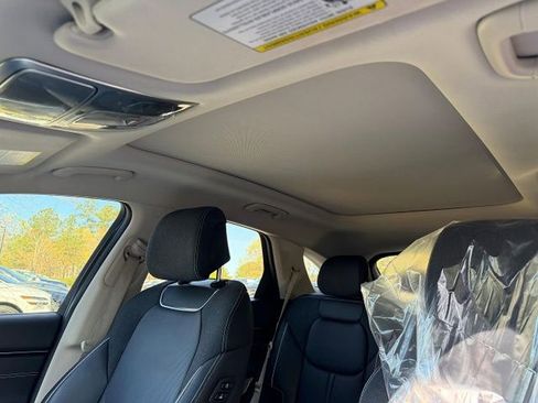 Used 2024 Genesis Electrified GV70 Advanced image 8