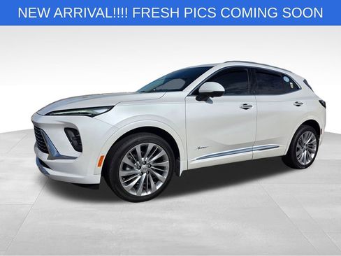 Used 2024 Buick Envision Avenir image 2