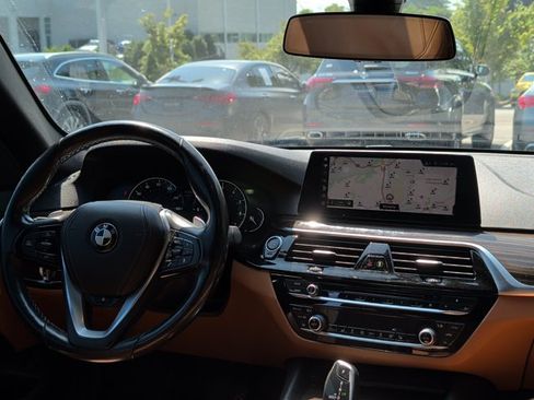Used 2019 BMW 530i w/ Convenience Package RWD image 25