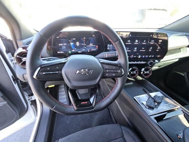 Used 2025 Chevrolet Blazer EV RS RWD image 5