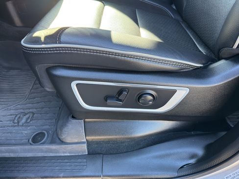 Used 2023 RAM 1500 Laramie AWD/4WD image 15