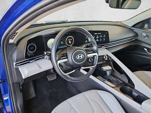 Used 2025 Hyundai Elantra Limited FWD image 10