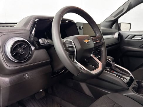 Used 2024 Chevrolet Colorado LT RWD image 4