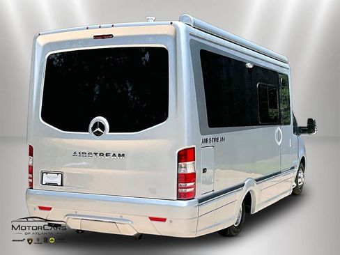 Used 2023 Mercedes-Benz Sprinter 4500 image 11