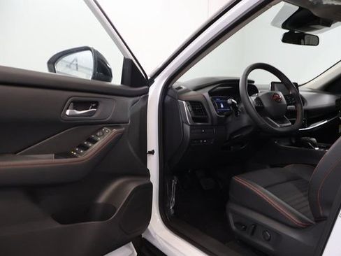 New 2026 Nissan Rogue SV AWD/4WD image 8