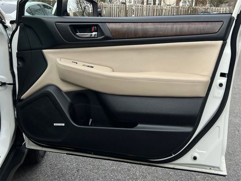 Used 2015 Subaru Outback 3.6R Limited image 7