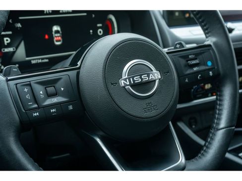 Used 2024 Nissan Rogue SL AWD/4WD image 30