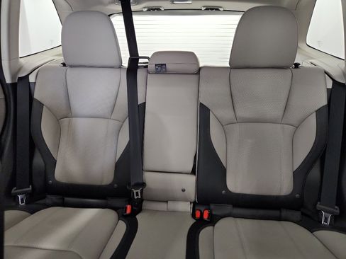 Used 2024 Subaru Forester Limited image 32
