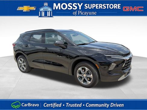 Certified 2024 Chevrolet Blazer LT w/ Convenience Package FWD image 11