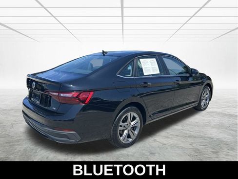 Used 2024 Volkswagen Jetta SE FWD image 5