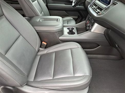 Used 2023 Chevrolet Suburban LT image 25