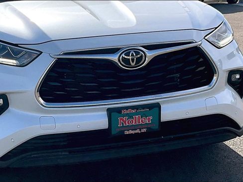 Used 2023 Toyota Highlander Limited AWD/4WD image 29