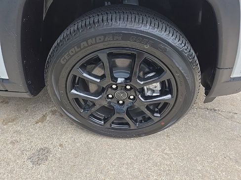 Used 2026 Jeep Compass Latitude image 24