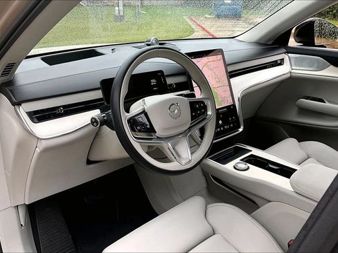 Used 2025 Volvo EX90 Ultra AWD/4WD image 17