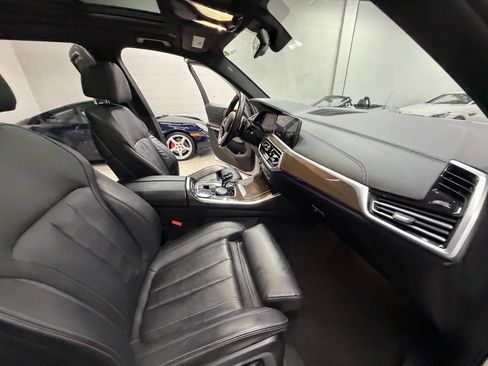 Used 2021 BMW X5 xDrive40i w/ M Sport Package AWD/4WD image 32
