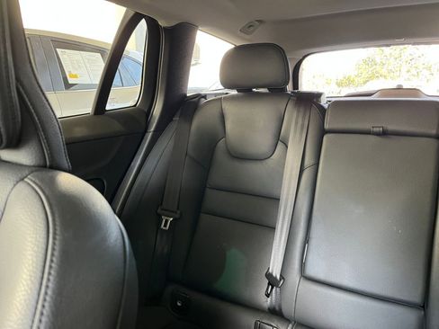 Used 2025 Volvo V60 B5 Cross Country Plus image 39