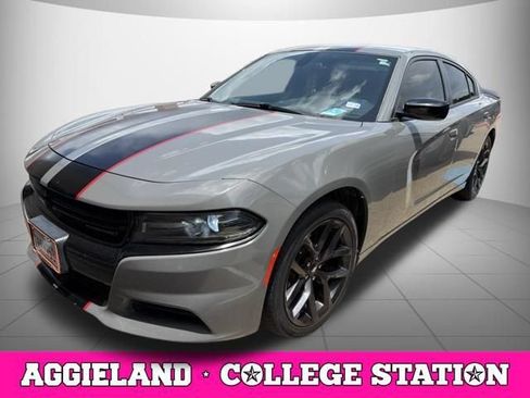 Used 2019 Dodge Charger SXT w/ Plus Group RWD image 5