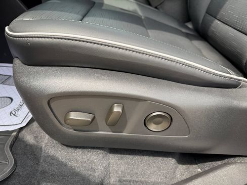 Used 2026 Buick Enclave Sport Touring w/ Super Cruise Package FWD image 21