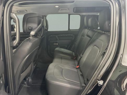 Used 2025 Land Rover Defender 110 S image 9