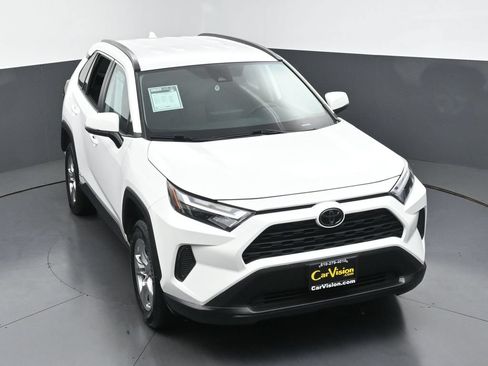 Used 2025 Toyota RAV4 XLE AWD/4WD image 41