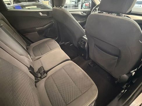 Used 2020 Ford Escape SE image 11