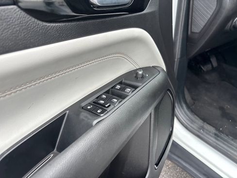 Used 2025 Jeep Compass Limited AWD/4WD image 24