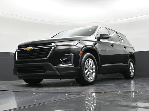Used 2023 Chevrolet Traverse LS FWD image 20
