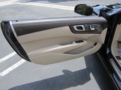Used 2013 Mercedes-Benz SL 550 image 30
