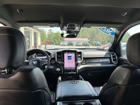 Used 2025 RAM 1500 Laramie image 28