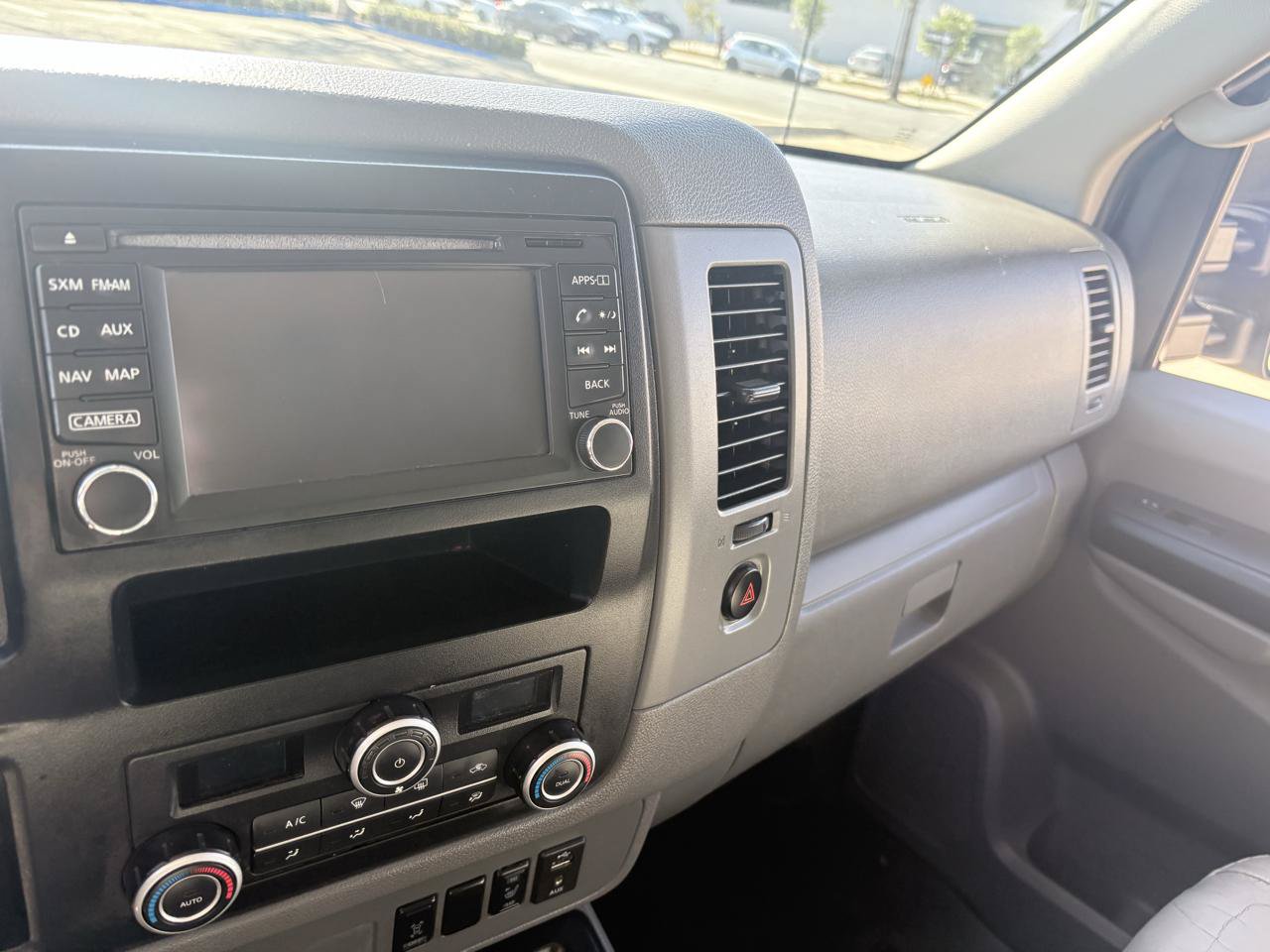 Used 2015 Nissan NV 3500 SL w/ Technology Package RWD image 10